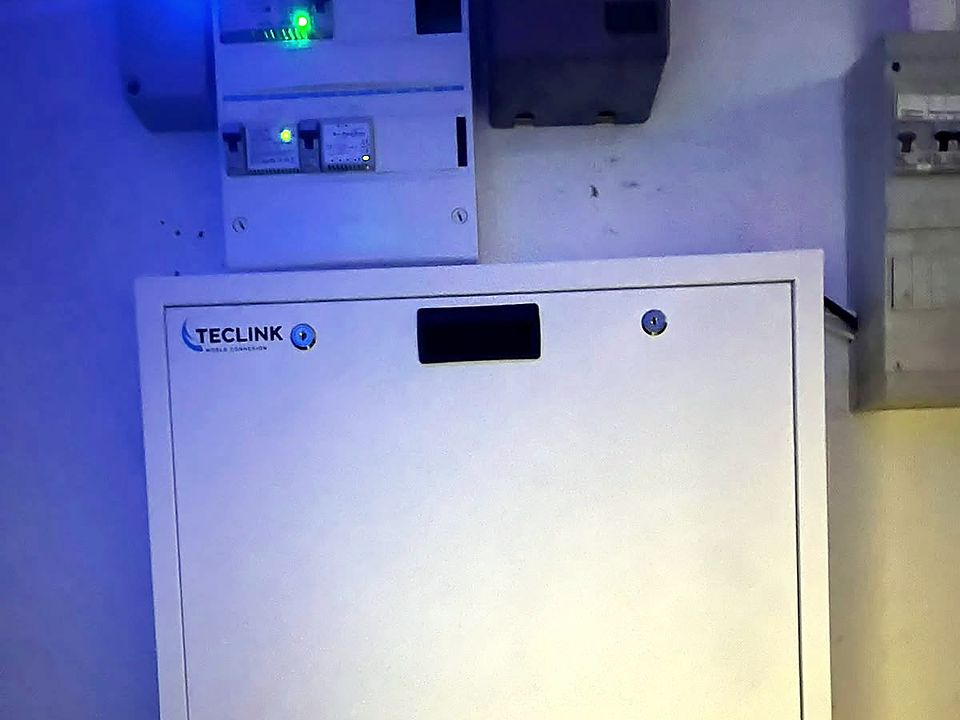 Coffret d'alarme raccordé au tableau électrique